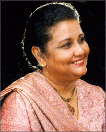 ලාංකීය සිනමාවේ  නව මඟකට  ගෙන ගොස් ඔපවත් කළ සුමිත්‍රා පීරිස්  ඔබට සුබ ගමන්
