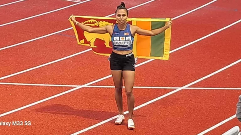 නදීෂාගෙන් ලක්මවට පදක්කමක්
