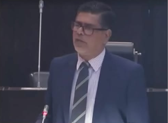 කන්ටේනර් 309 පිට කිරීම වැරදියි’- ජනපති පත් කළ කමිටුවේ වාර්තාව විපක්ෂ මන්ත්‍රී මුජිබර් එළියට දමයි